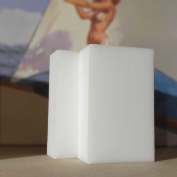 Eponge nettoyante pour cuir